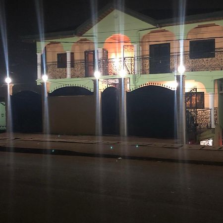 Appartement Moderne De 120M2 , Dote De Cameras De Surveying Et Situe A Maetur Nkomo, Un Quartier Residentiel Yaounde Luaran gambar