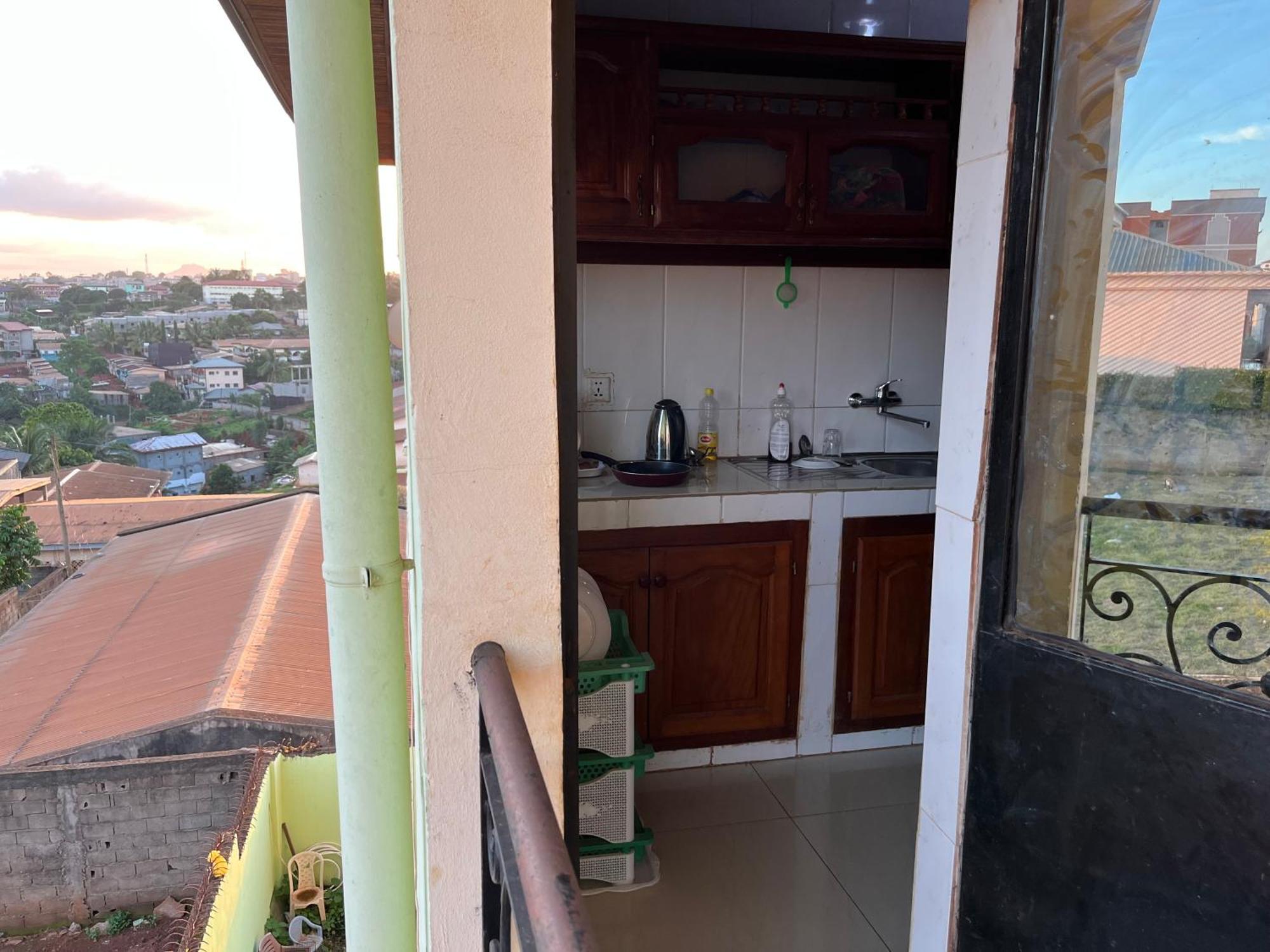 Appartement Moderne De 120M2 , Dote De Cameras De Surveying Et Situe A Maetur Nkomo, Un Quartier Residentiel Yaounde Luaran gambar