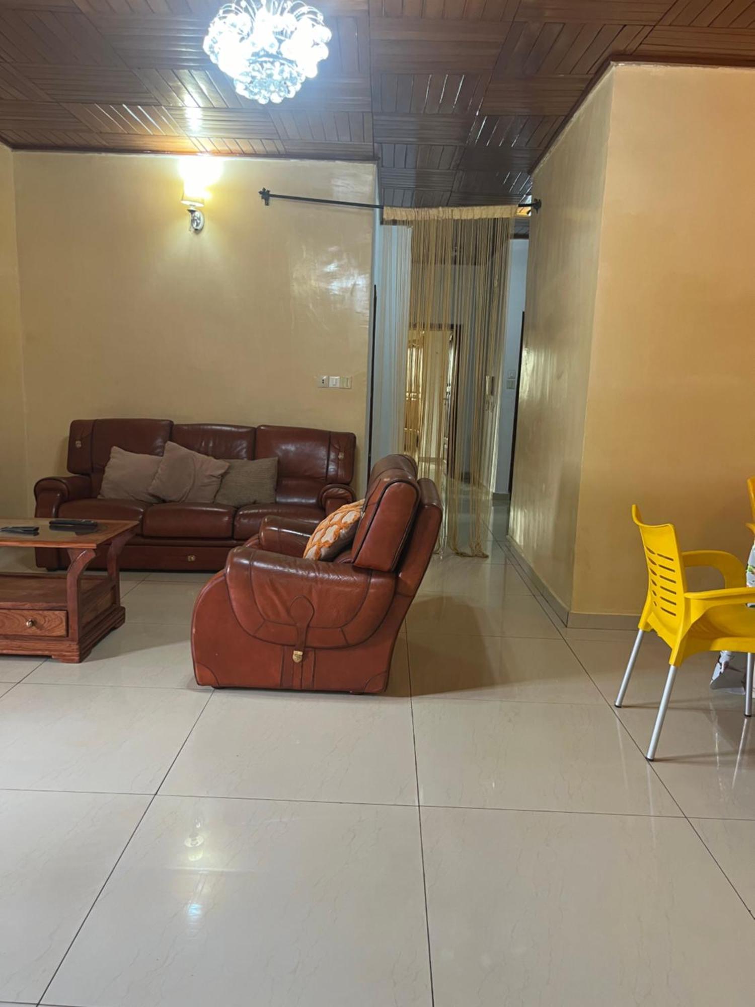 Appartement Moderne De 120M2 , Dote De Cameras De Surveying Et Situe A Maetur Nkomo, Un Quartier Residentiel Yaounde Luaran gambar
